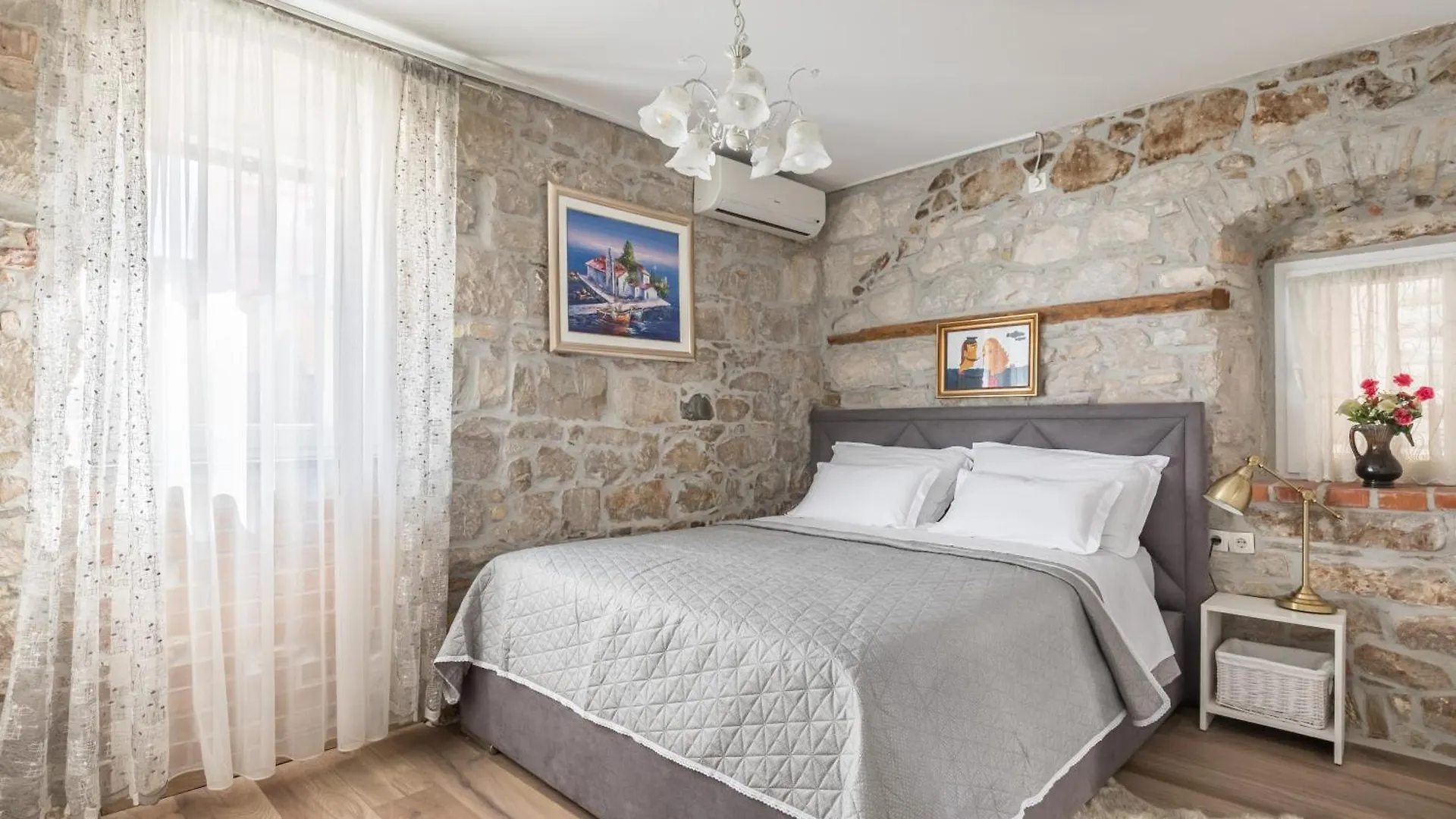 Apartments And Rooms Petra Σπλιτ Πανσιόν