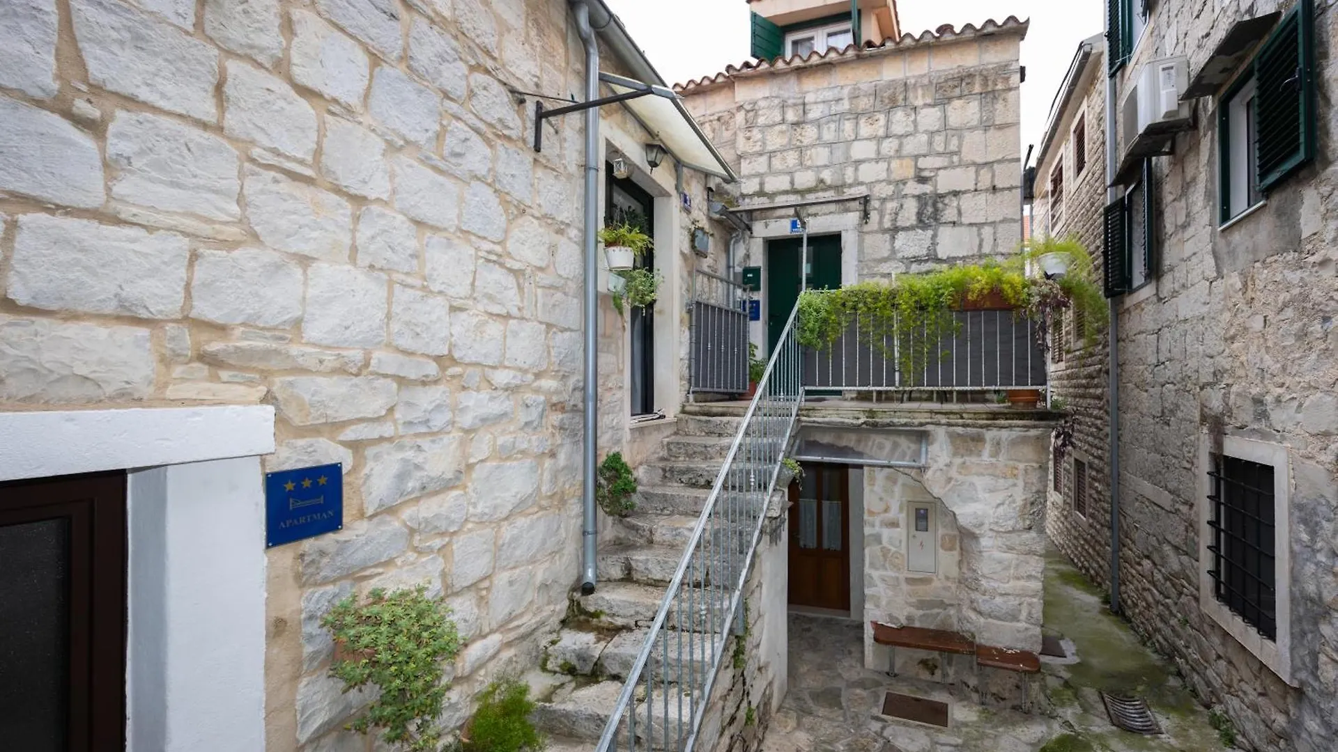 *** Guest house Apartments And Rooms Petra Split Croatia